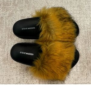 Steve Madden Slides